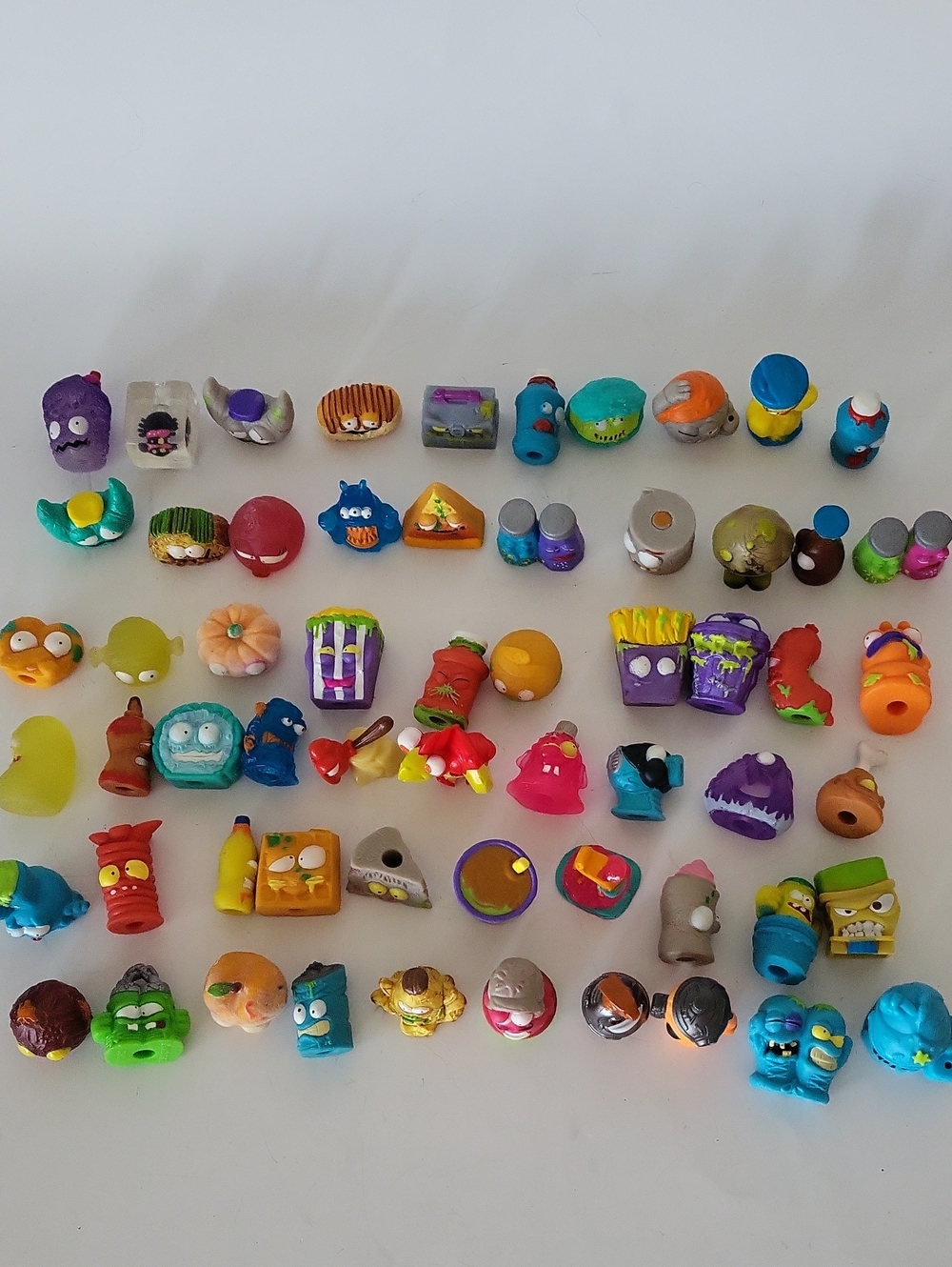 Moose Toys Grossery Gang Trash Pack Mini Figure Lot Of 60 Collectible Toys